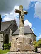plounevez-moedec croix du mur de l eglise saint-pierre