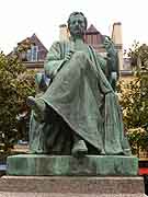 statue de laennec quimper