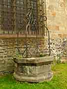 puits pres de la cathedrale saint-samson dol de bretagne