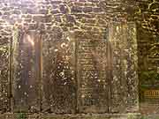 pierre tombale eglise saint-sulpice fougeres