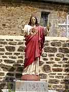 lourmais statue du christ devant l eglise sainte-anne