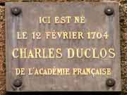 plaque commemorative charles duclos dinan