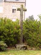 croix autour eglise saint-pierre et saint-agnes la landec