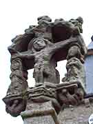 croix pres eglise saint-pierre plestan