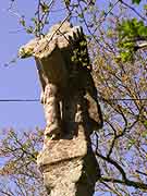 croix pres du chateau de la guyomarais saint-denoual