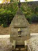 fontaine saint-eniguer loc-eguiner saint-thegonnec