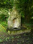 fontaine de la trinite cleguerec