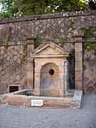 fontaine pres eglise saint-patern vannes