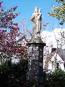 statue du tertre notre-dame saint-brieuc